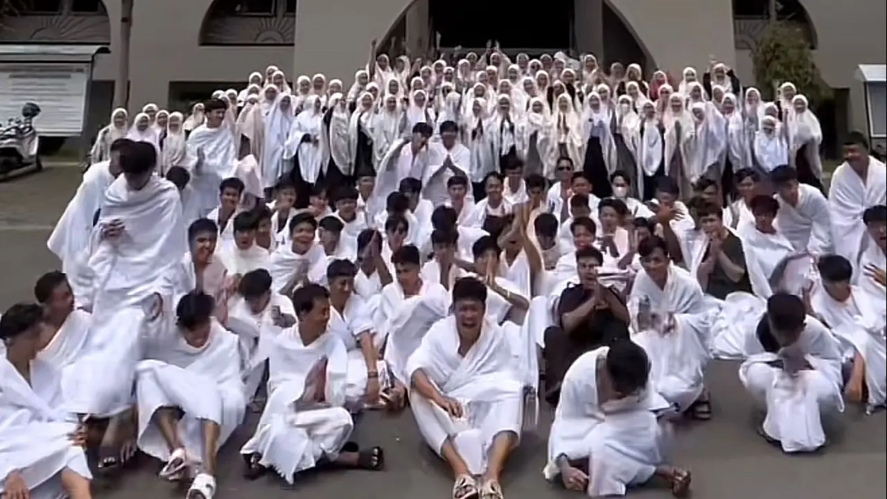 Study tour umroh ke Mekah viral di media sosial