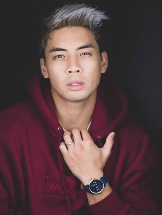 Yoshi sendiri pun adalah seorang Stunts. Ia pun berperan sebagai Power Rangers. (instagram/yoshi_sudarso)