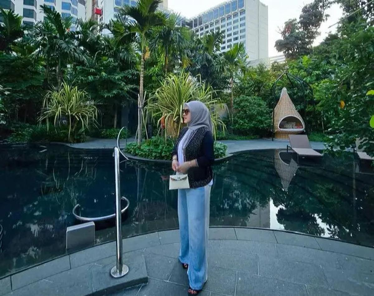 6 Potret Terbaru Syahrini Setelah Tiga Bulan Melahirkan, Berat Badan Stabil