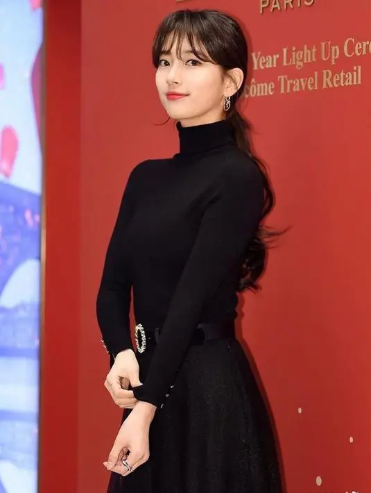 Aktris Bae Suzy dikenal selalu tampil anggun dengan berbagai padu padan skirt salah satunya tutu skirt. Berikut ini deretan OOTDnya yang bisa kamu jadikan inspirasi. (Instagram/ skuukzky)