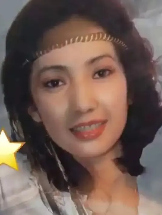 Sejumlah perempuan cantik kerap jadi pemanis di film tersebut. Bahkan kebanyakan dari mereka adalah model cantik. [Instagram.com/mesayualiza]