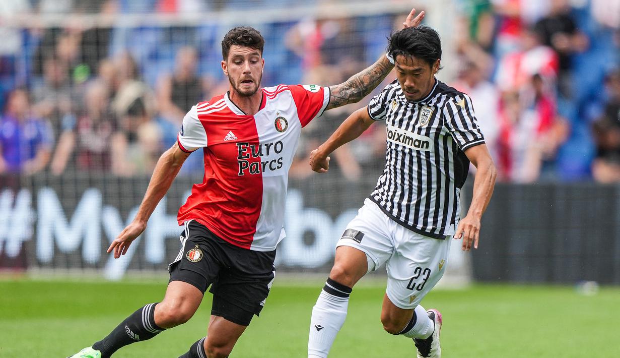 Shinji Kagawa. Ia didatangkan Alex Ferguson dari Borussia Dortmund di musim terakhirnya membesut Setan Merah pada 2012/2013. Total tampil 26 laga dengan mencetak 6 gol dan 6 assist. Pada 2014/2015 ia kembali ke Dortmund hingga 2018/2019. Kini ia bermain bersama PAOK di Yunani. (AFP/ANP/Tom Bode)