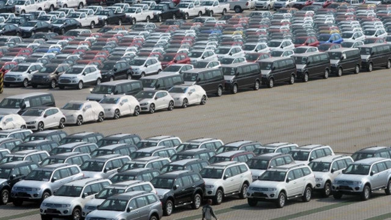 Pertengahan 2015, penjualan mobil di Indonesia menurun