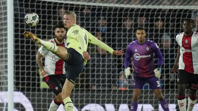 Foto: Erling Haaland Cadangan, Man City Didepak Southampton pada Babak Perempatfinal Carabao Cup 2022 / 2023