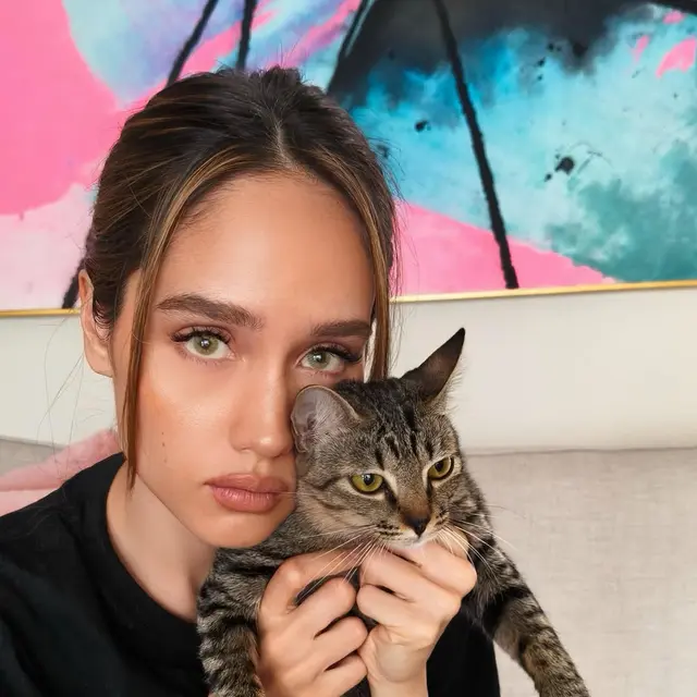 Cinta Laura