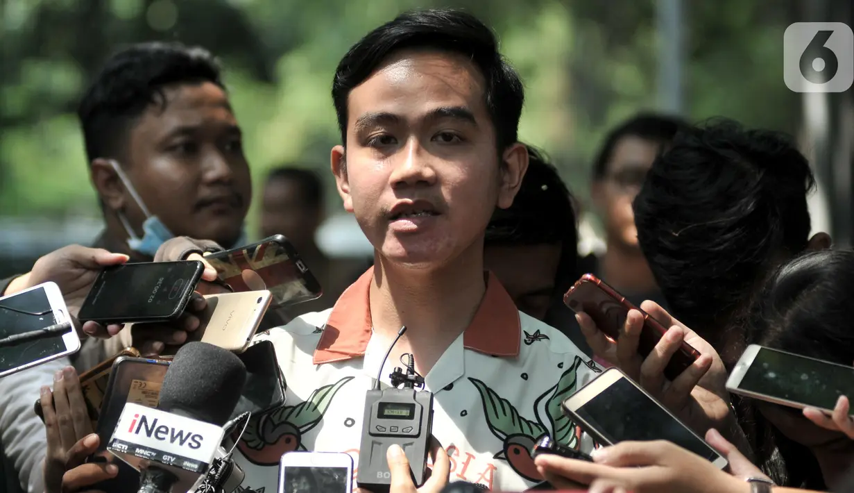 FOTO Raut Wajah Gibran Rakabuming Usai Temui Megawati Foto