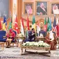 Presiden Jokowi diterima Deputi Gubernur Riyadh Pangeran Mohammed bin Abdulrahman bin Abdulaziz, Minggu (21/5/2017). (Biro Pers Istana)