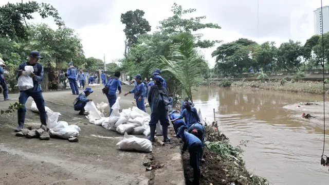 Lubang Rembesan di Tanggul Latuharhari Ditutup