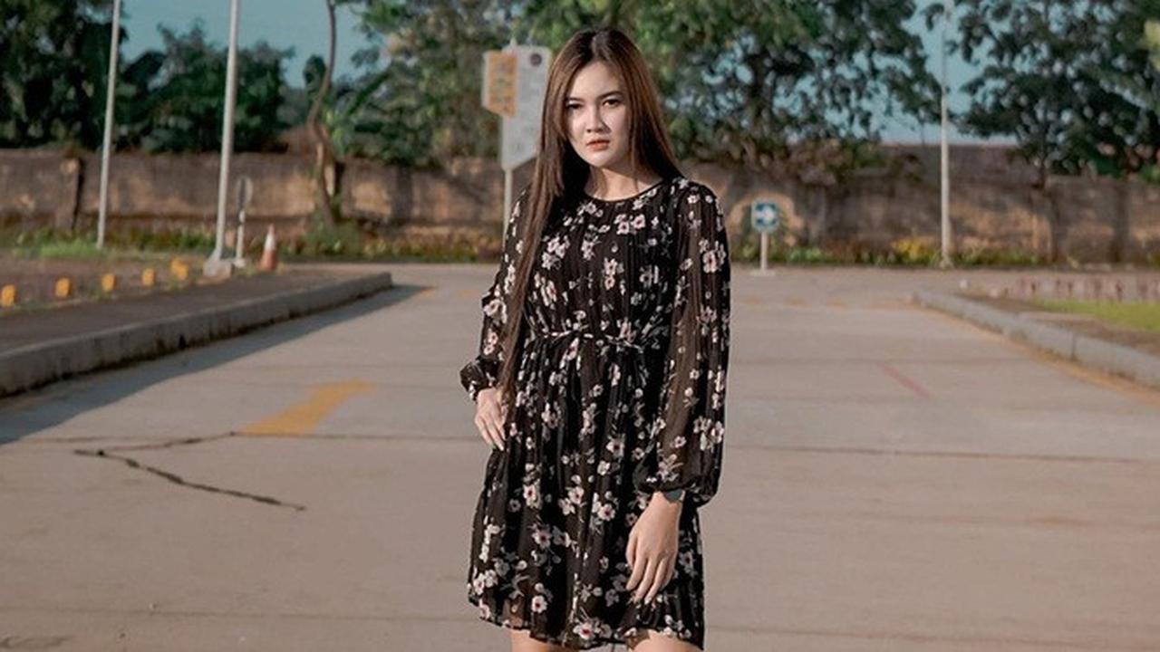 6 Potret Nella Kharisma Saat Pakai Dress simpel, Curi Perhatian