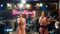 Bebi Romeo Perkuat Mini Album Suara Hati Duo Antonia, Bahas Kejujuran Hingga Harapan