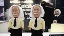 Robot berwajah Profesor Albert Einstein di Consumer Electronic Show (CES) 2017 di Las Vegas, Nevada, AS (5/1). Robot ini memiliki 50 ekspresi realistis seperti lidah dan mata yang bisa bergerak. (AFP Photo/ Frederic J. Brown)