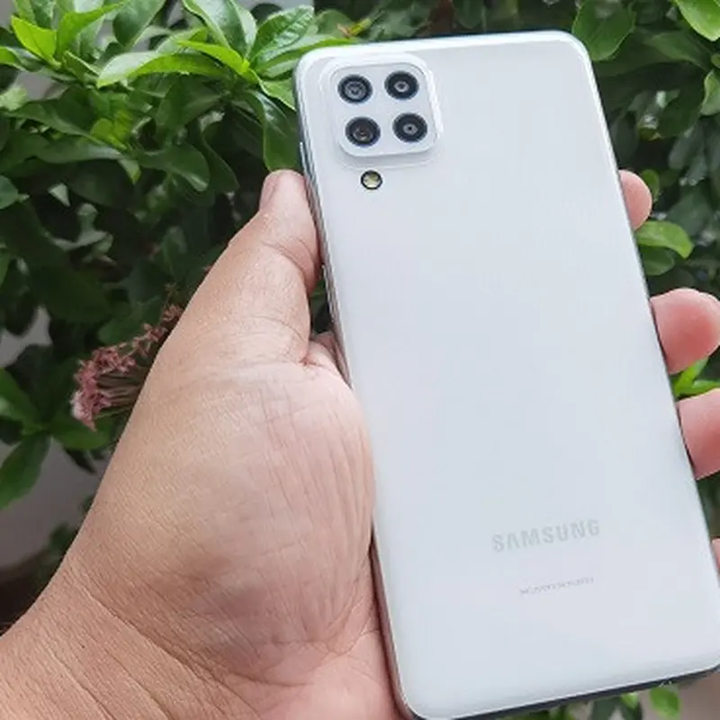 Tampilan belakang Samsung Galaxy M32