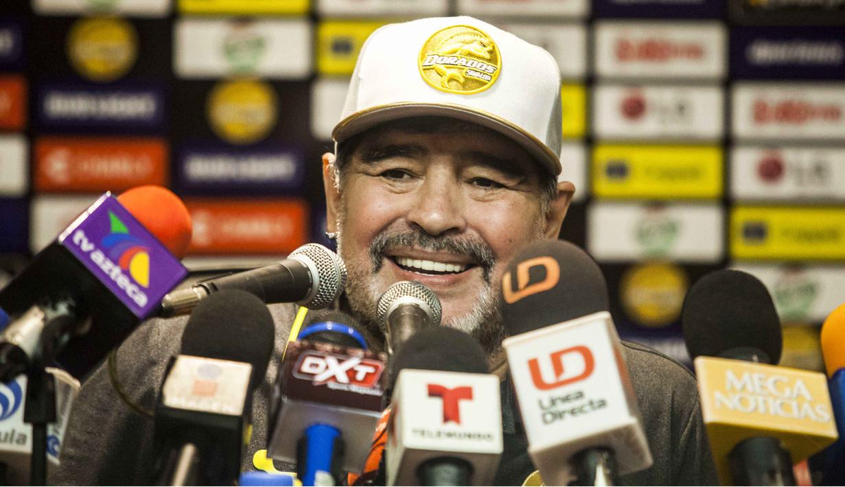 Diego Maradona memberikan jumpa pers pertama sebagai pelatih Dorados pada September 2018 lalu. ( AFP/Rashide Frias )