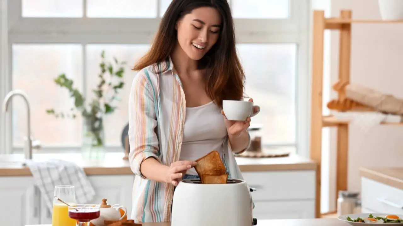 Pilihan Toaster Pemanggang Roti, Andalan Sarapan Praktis bagi Pekerja Kantoran