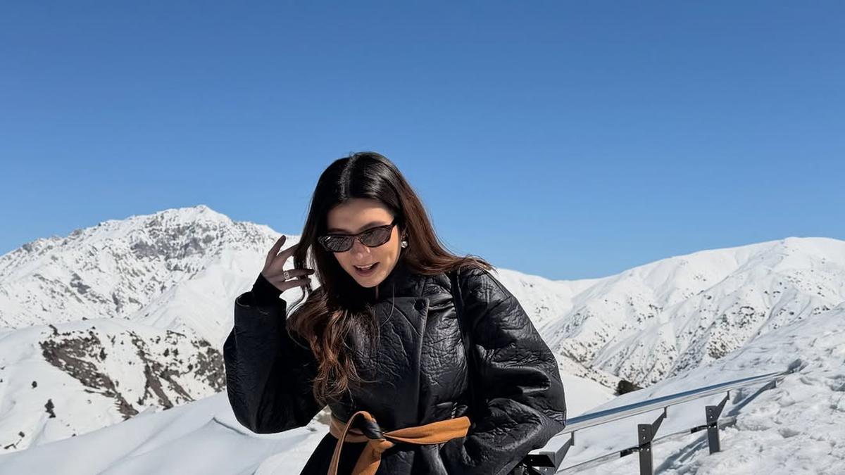 Belt Styling untuk Ciptakan Ilusi Pinggang Lebih Defined dan Menawan