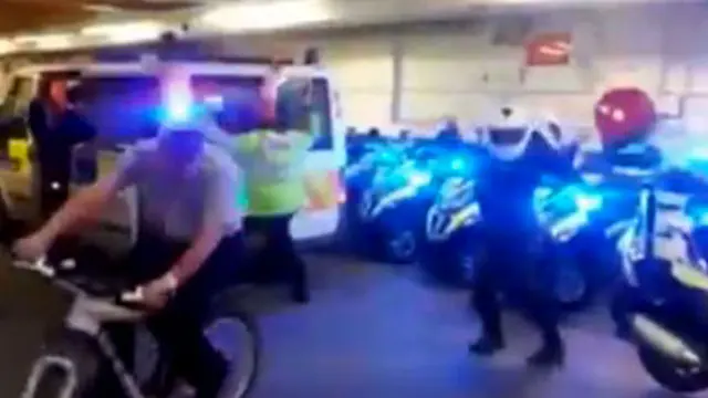 Goyang Harlem Shake, 6 Polisi Skotlandia Dihukum