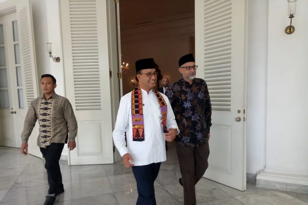 Dubes Inggris Moazzam Malik bertemu dengan Gubernur DKI Jakarta Anies Baswedan di Balai Kota Jakarta. (Liputan6.com/Delvira Chaerani Hutabarat)