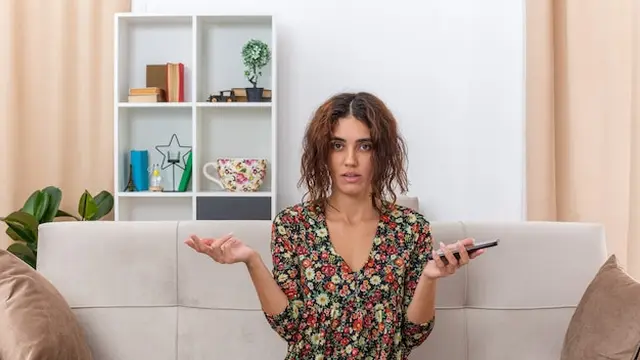 illustrasii wanita marah