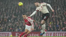 Momen tersebut terjadi saat injury time babak kedua. Kejadian bermula ketika Bradley mengalami cedera setelah berusaha menghalau bola dan mengalami pendaratan yang tidak sempurna. (AP Photo/Ian Walton)