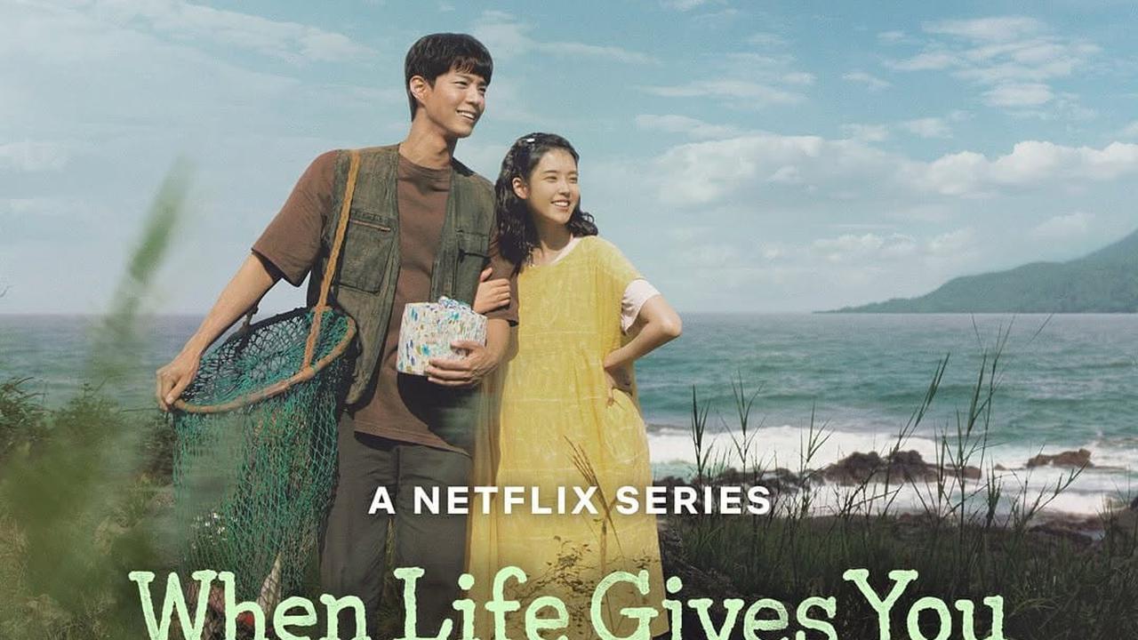 IU Bermain Peran Ganda di Drama 'WHEN LIFE GIVES YOU TANGERINES', Sukses Pukau Penonton