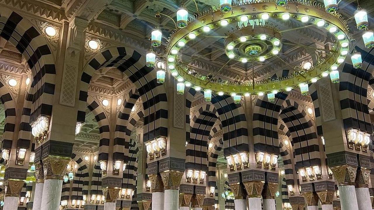 Abadikan Setiap Sudut Masjid Nabawi