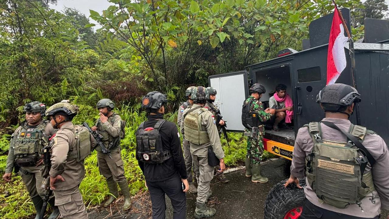 VIDEO: Detik-Detik Satgas Damai Cartenz Evakuasi 7 Korban Tewas Serangan KKB Papua di Yahukimo
