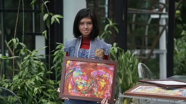 Athaya Putri Nirwasita penyandang ADHD Slow Learner Dyscalculia asal Malang. Foto: tangkapan layar instagram @athayaarts