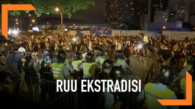 RUU Ekstradisi yang banyak diprotes warga Hong Kong akan terus dibahas untuk segera disetujui.