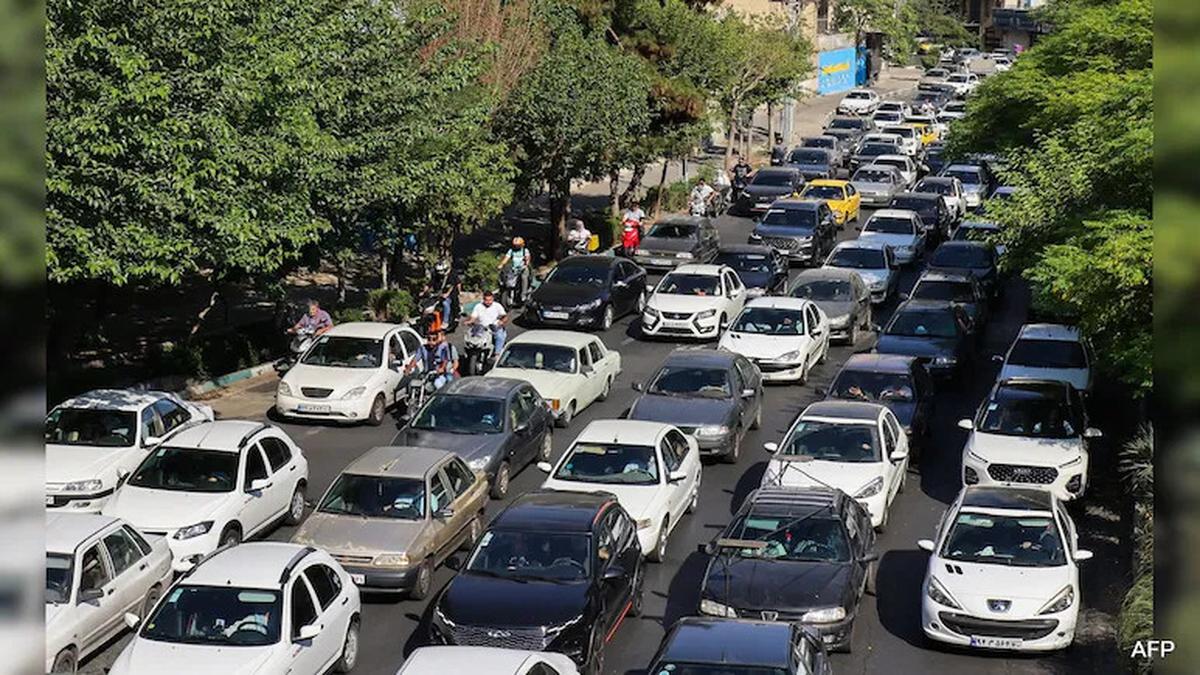 Teheran Macet Parah, Warga Kabur Hindari Serangan Israel ke Iran