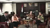 Ketua MPR Zulkifli Hasan menerima kunjungan Duta Besar Kuba untuk Indonesia‎ Nirsia Castro Guevara. (Liputan6.com/Taufiqurrohman)