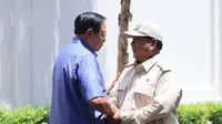 Capres nomor urut 2, Prabowo Subianto bertemu Presiden RI keenam Susilo Bambang Yudhoyono atau SBY di Museum dan Galeri Seni SBY ANI Pacitan di Sidoarjo, Jawa Timur, Sabtu (17/2/2024) (Istimewa)