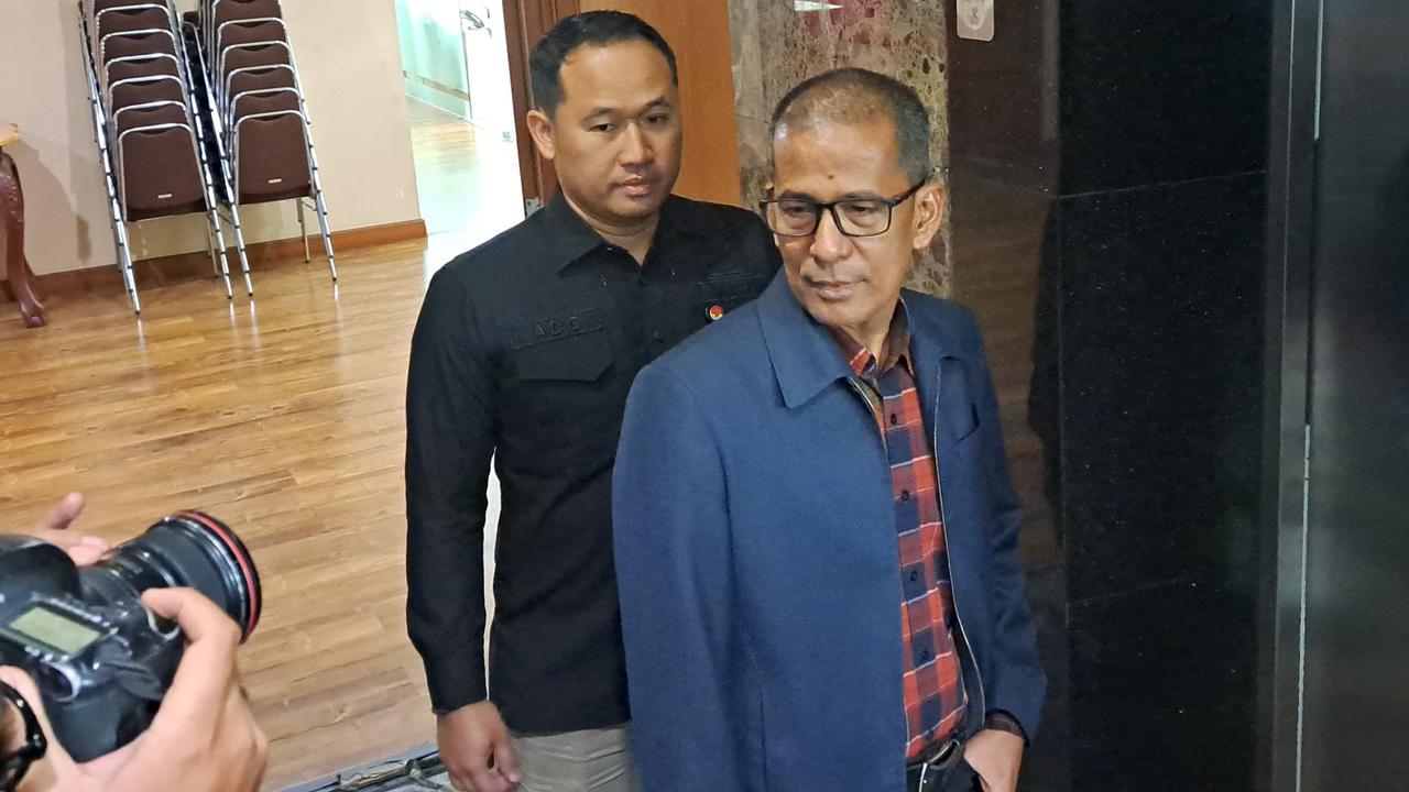 VIDEO: Kelakar Hakim MK Saldi Isra: Advokat Semakin Banyak Masalah, Makin Untung