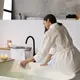Tak perlu renovasi besar atau perlengkapan mahal, beberapa sentuhan sederhana bisa membuat kamar mandi terasa lebih nyaman dan menenangkan seperti suasana spa. (Foto/Dok: Magnific)