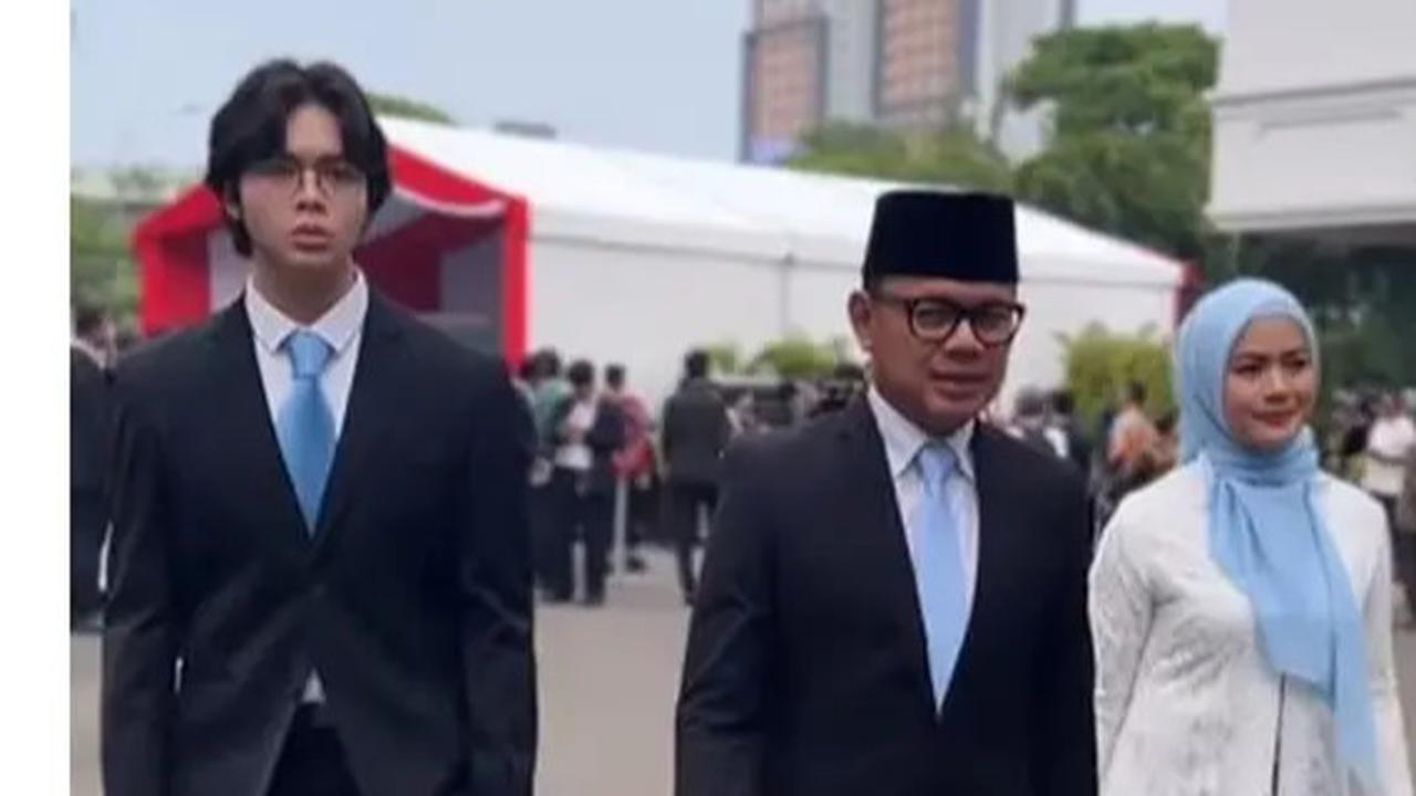 Potret Ganteng Kenatra Mahesa Anak Wamendagri Bima Arya Jadi Sorotan, Gaya Stylish Kayak Oppa Korea