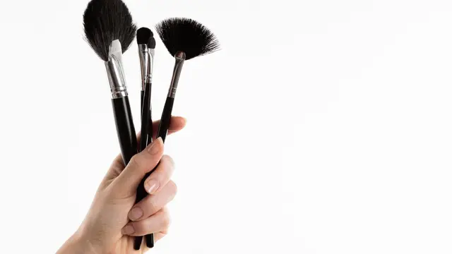 Kuas vs Jari, Mana yang Lebih Baik untuk Aplikasi Makeup? (Foto/Sumber: Freepik)