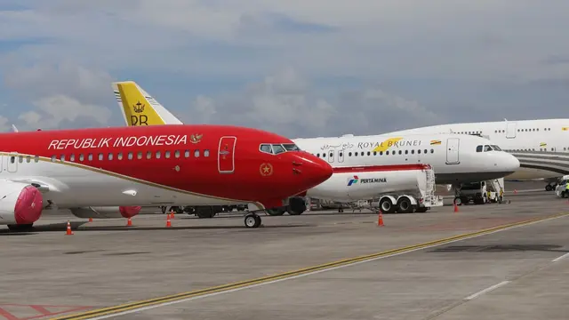 Sembilan pesawat delegasi Konferensi Tingkat Tinggi (KTT) ASEAN 2023 parkir di Bandara I Gusti Ngurah Rai, Bali. Delapan diantaranya adalah pesawat VIP yang membawa pimpinan negara ASEAN. (Dok Angkasa Pura I)