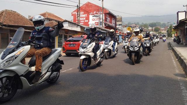 Ilustrasi komunitas motor touring (Istimewa)