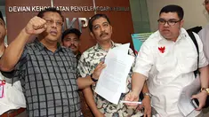 Setelah menarik diri dari proses rekapitulasi suara pilpres, Kubu Prabowo Subianto-Hatta Rajasa memastikan akan mengajukan gugatan ke Mahkamah Konstitusi (MK). 