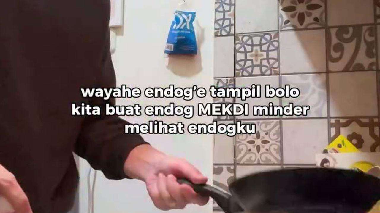 7 Potret Dapur Nella Kharisma yang Jarang Tersorot, Minimalis Dominan Warna Krem - Dinding Keramik Motif Vintage