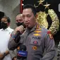 Kapolri Jenderal Listyo Sigit Prabowo saat memberikan keterangan pers di hadapan wartawan di Mabes Polri, Jakarta, (12/7/2022). Kapolri buka suara terkait insiden baku tembak sesama polisi di rumah Kadiv Propam Polri Irjen Ferdy Sambo. Sigit menjamin pengusutan kasus polisi tembak polisi akan dilakukan secara objektif, transparan dan akuntabel.Liputan6.com/Angga Yuniar