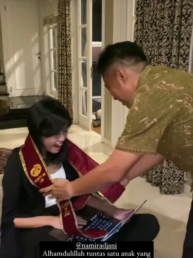 Namira Anjani Anak Alya Rohali Rayakan Kelulusan