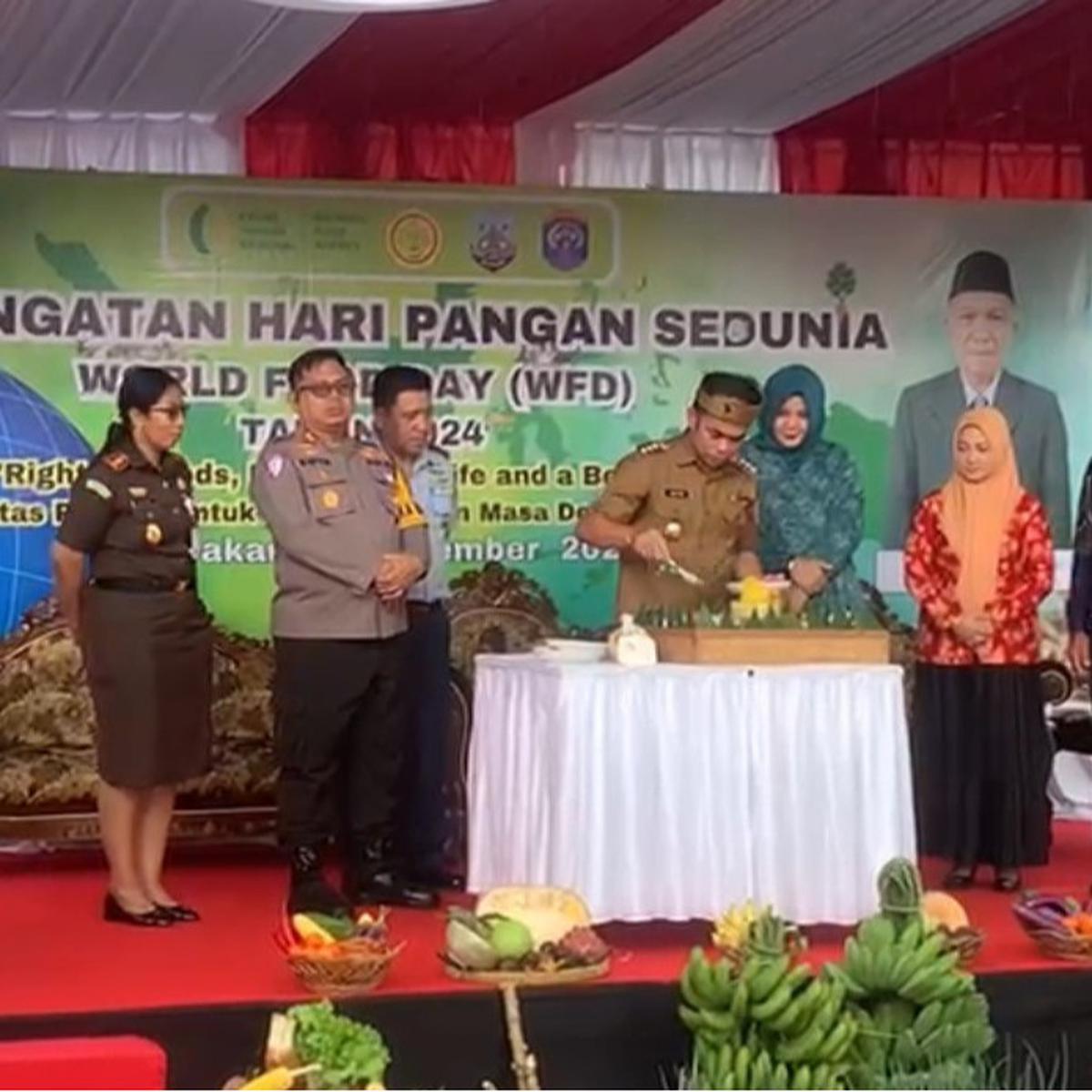 Pj Wali Kota Tarakan Bustan memberikan arahan dalam Peringatan Hari Pangan Sedunia