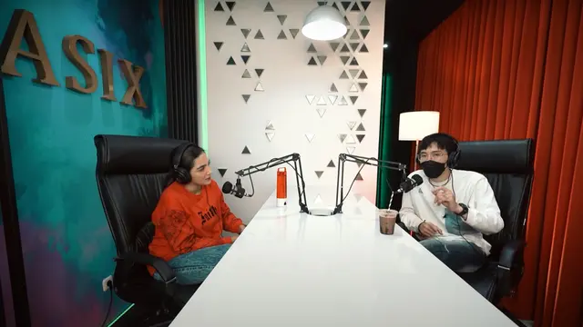 Ashanty dan dokter Tirta. (Foto: YouTube The Hermansyah A6)