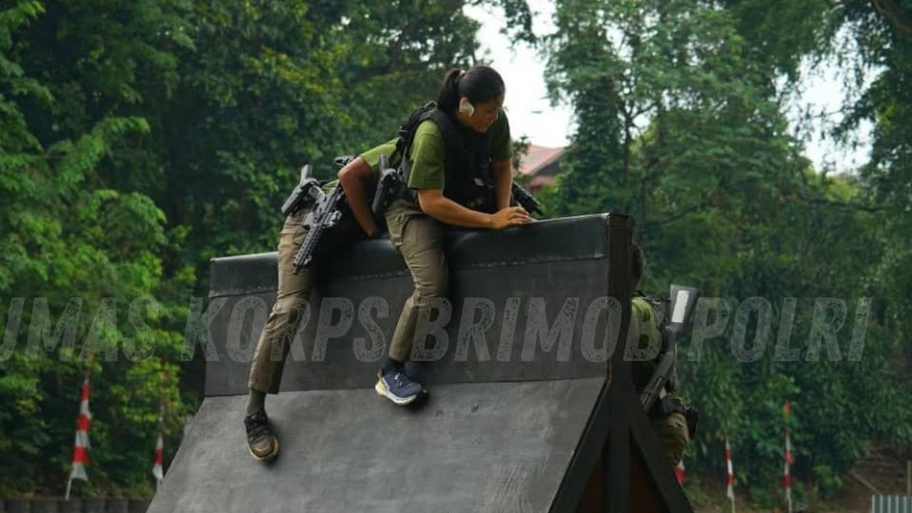 Sosok Bripda Stefanie Sinaga, Satu-Satunya Polwan Taklukan Brimob Challange Saingannya Para Polisi