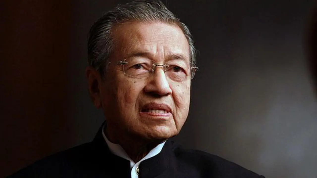 Mahatir Mohamad: Demokrasi Bisa Membinasakan, Lihat Ukraina...