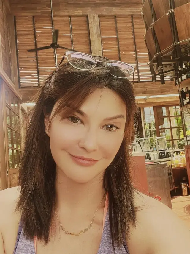 Tamara Bleszynski buktikan kecantikannya tak luntur. (credit:instagram.com/tamarableszynskiofficial)