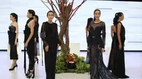 Parade Busana Karya Desainer Lokal di 23 Fashion District