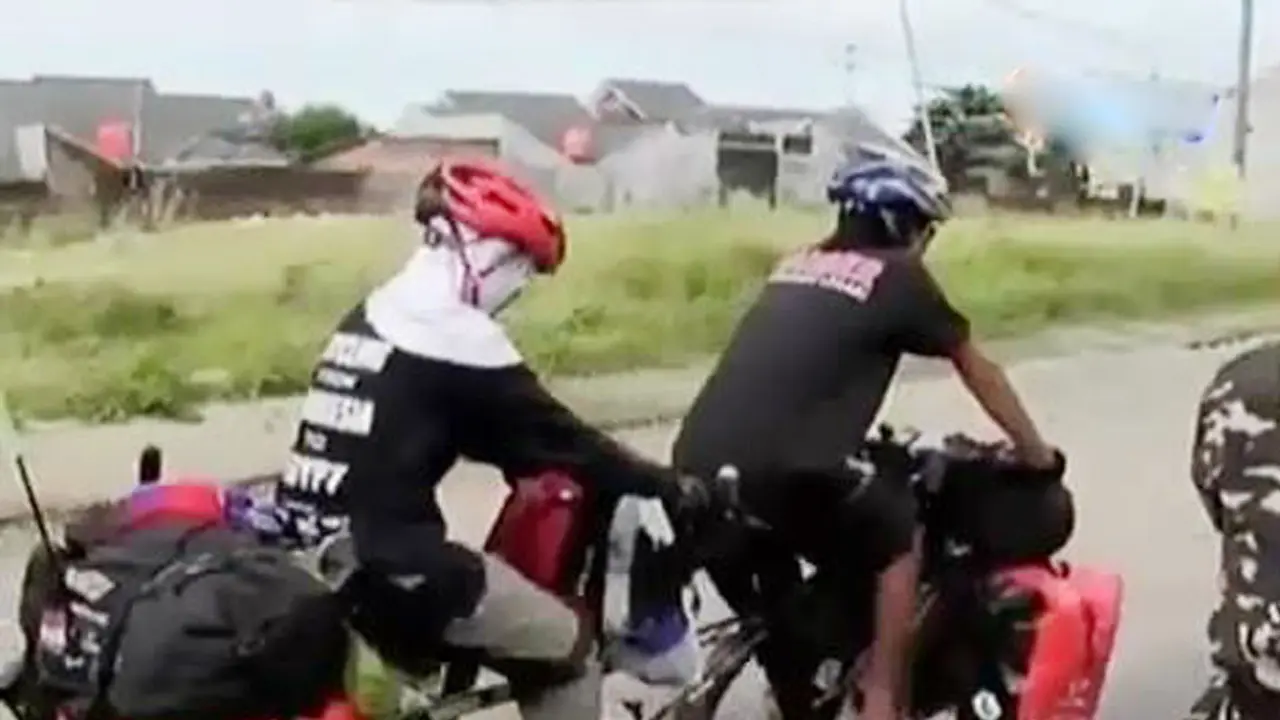 Pasutri Bersepeda Akan Keliling Dunia Sampaikan Perdamaian