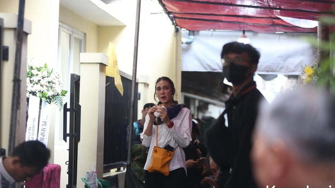8 Potret Rumah Maxime Bouttier yang Sederhana di Dalam Gang, Jauh Beda dengan Rumah Mewah Luna Maya