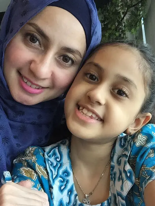 "Yang penting gue sama Avi masih tetap jaga komitmen. Nah, itu saja yang dipegang," ujar Ramzi saat berbincang beberapa waktu lalu. Masih soal menjaga keharmonisan, Ramzi mengaku punya trik tersendiri. (Instagram/avibasalamah)